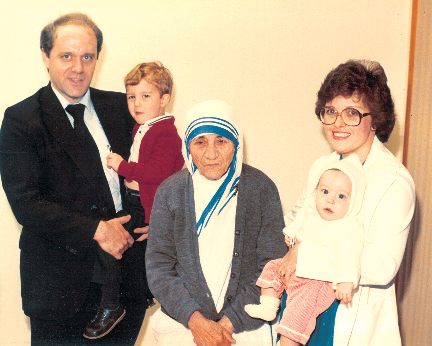 Jerry Pellegrino Family with Mother Teresa.jpg